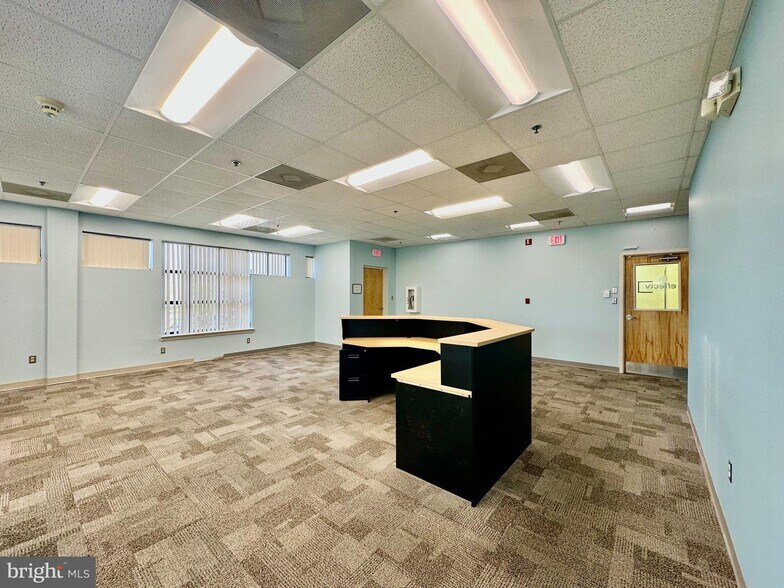 More Photos Of 1201 Pemberton Dr, Salisbury Medical For Lease