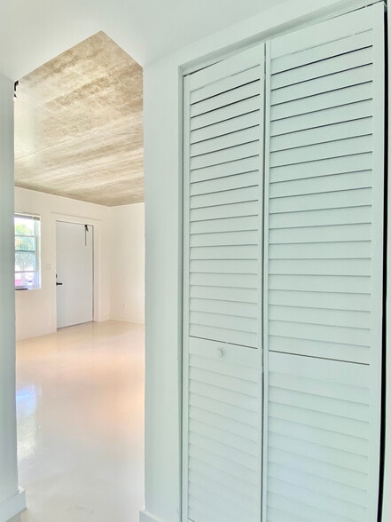 More Photos Of 618 6th St, West Palm Beach Apartments For Sale