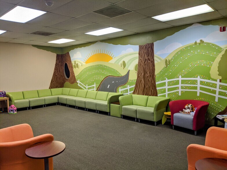 More Photos Of 14-16 E Commerce St, Bridgeton Office For Lease