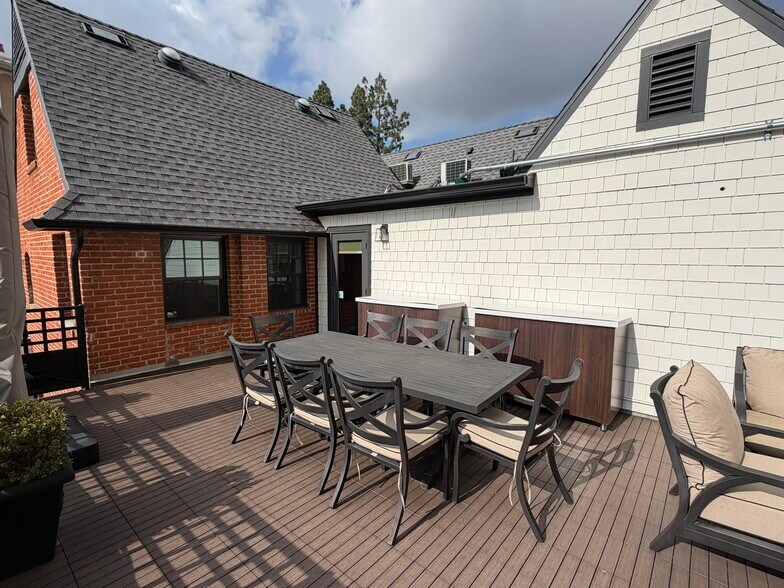 More Photos Of 390 E Walnut St, Pasadena Office For Lease