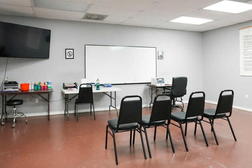 More Photos Of 1428 Laredo St, Corpus Christi Office For Sale