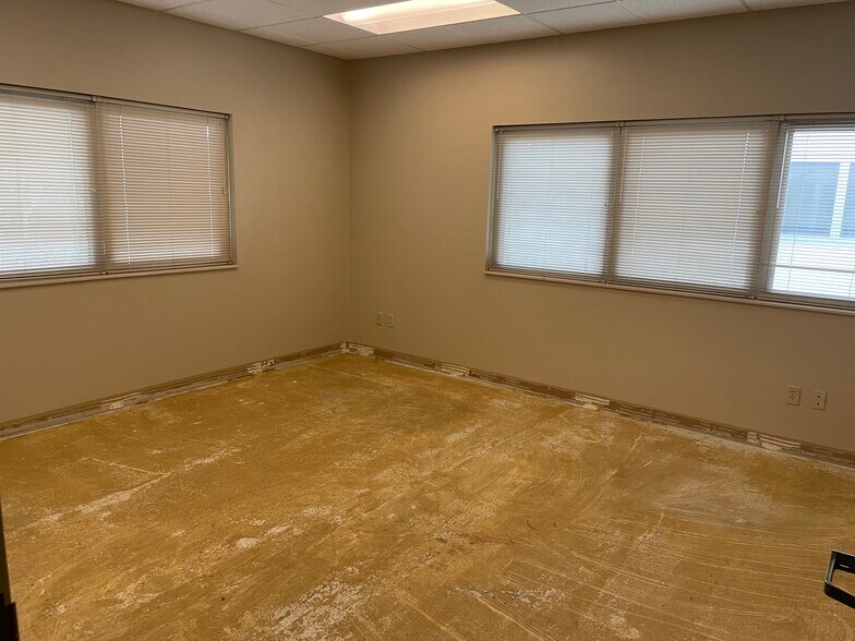 More Photos Of 1335 Corporate Center Curv, Saint Paul Medical For Lease