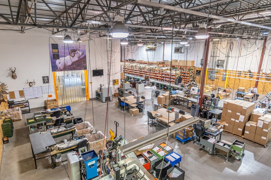 More Photos Of 95 SW Columbia St, Bend Flex For Sale