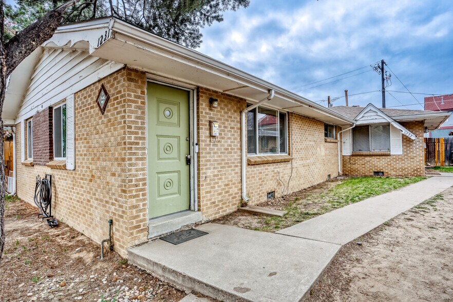 Primary Photo Of 1231 Akron St, Aurora Multifamily For Sale