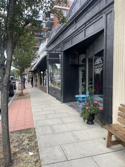 More Photos Of 117-121 Trapelo Rd, Belmont Restaurant For Sale