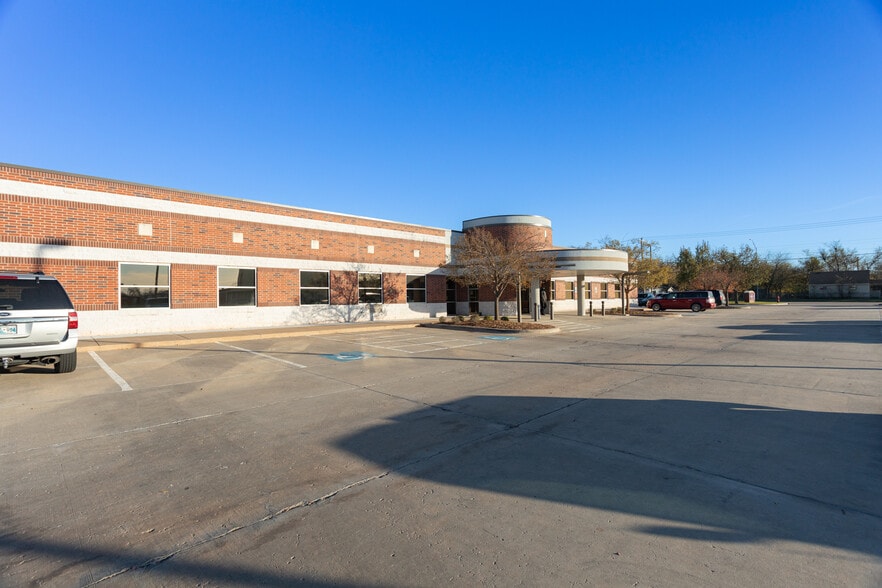 More Photos Of 701 E Robinson St, Norman Medical For Sale