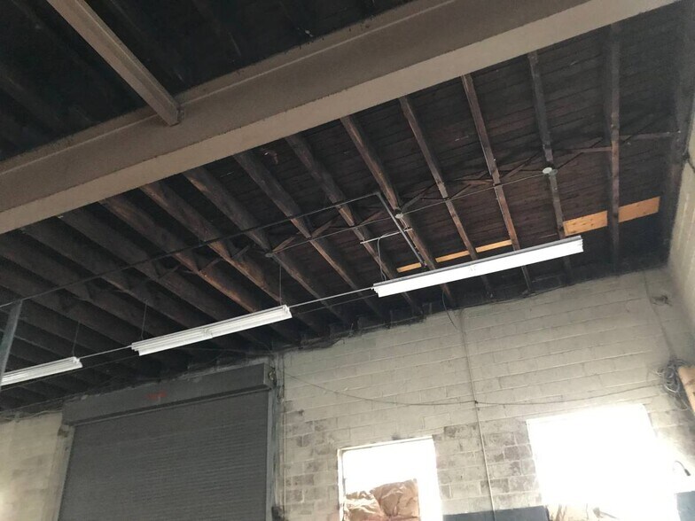More Photos Of 2011 Amber St, Philadelphia Restaurant For Lease