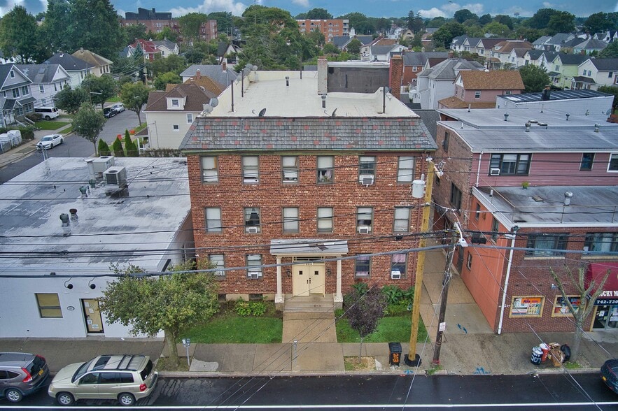 Primary Photo Of 203 Willis Ave, Mineola Apartments For Sale