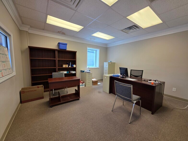 More Photos Of 93 Vickers Rd, Waycross Medical For Lease