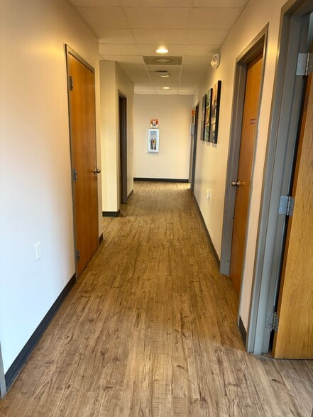More Photos Of 404 Rushing Dr, Herrin Medical For Sale