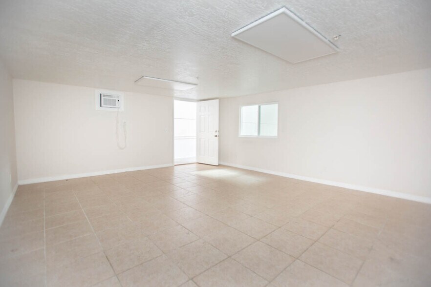 More Photos Of 2280 Avocado Ave, Melbourne Warehouse For Lease