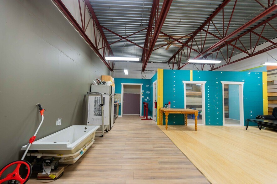 More Photos Of 13308 76th Ave, Surrey Warehouse For Sale