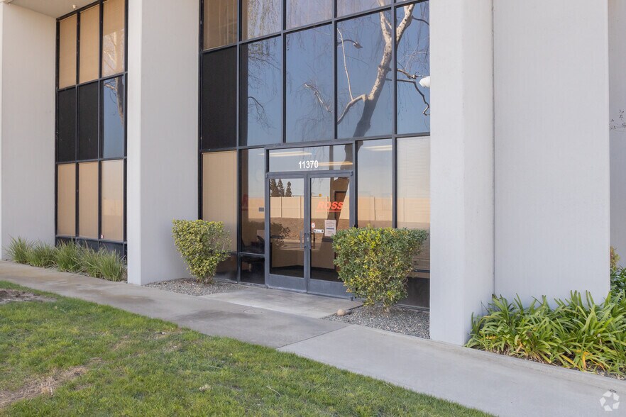 More Photos Of 11370 Sunrise Park Dr, Rancho Cordova Warehouse For Sale