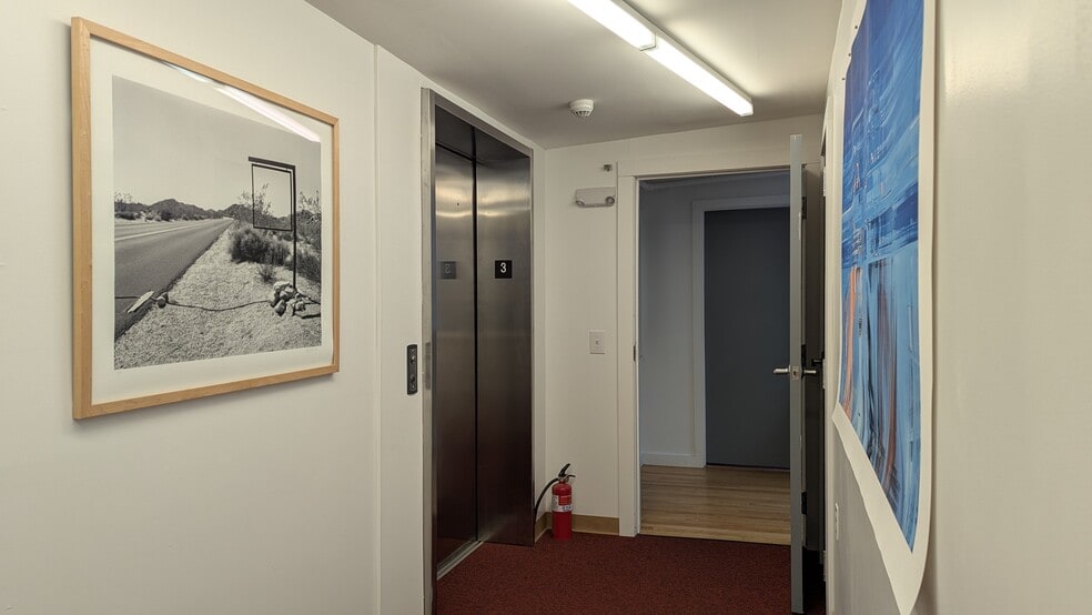 More Photos Of 9 1/2 Market St, Northampton Storefront Retail Office For Lease