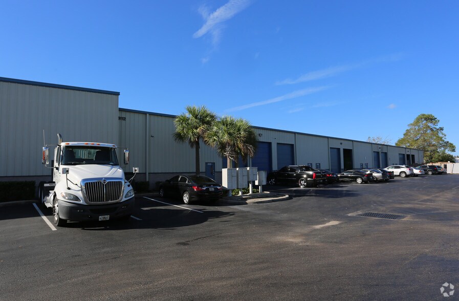 More Photos Of 6124 Hanging Moss Rd, Orlando Unknown For Lease