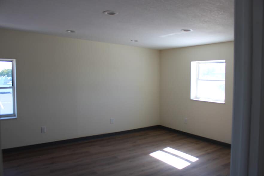 More Photos Of 1518 US Highway 19, Holiday Office For Lease
