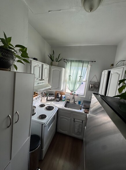 More Photos Of 591-593 60th St, West New York Storefront Retail Residential For Sale