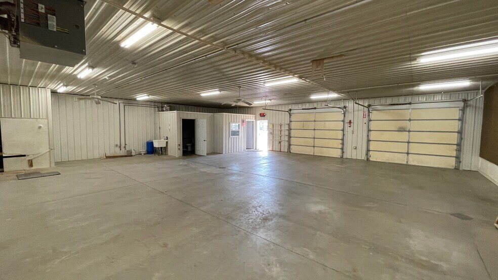 More Photos Of 3331 M 18, Beaverton Manufacturing For Sale