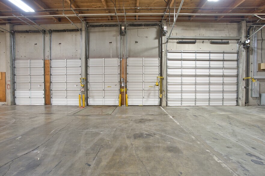 More Photos Of 8226 S 208th St, Kent Unknown For Lease