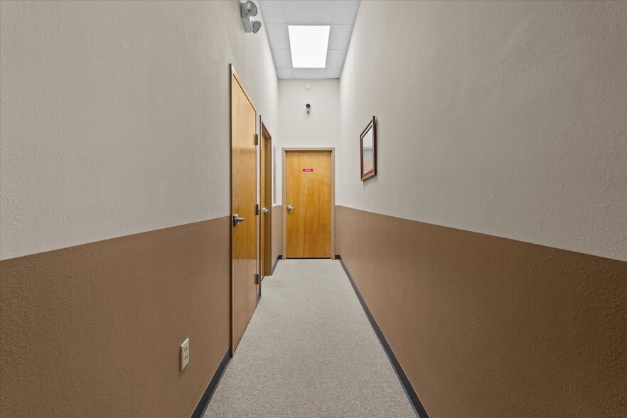 More Photos Of 907-909 S Park St, Carrollton Unknown For Lease