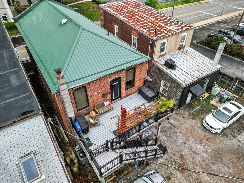 More Photos Of 215 W 3rd St, Farmville General Retail For Sale