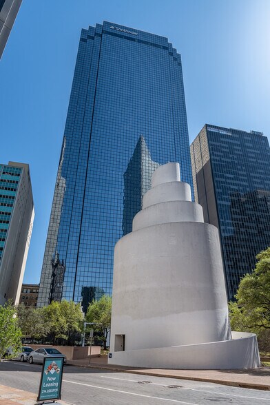More Photos Of 1601 Elm St, Dallas Office For Lease