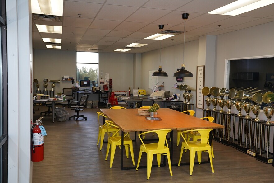 More Photos Of 3773 Monarch St, Frederick Warehouse For Lease