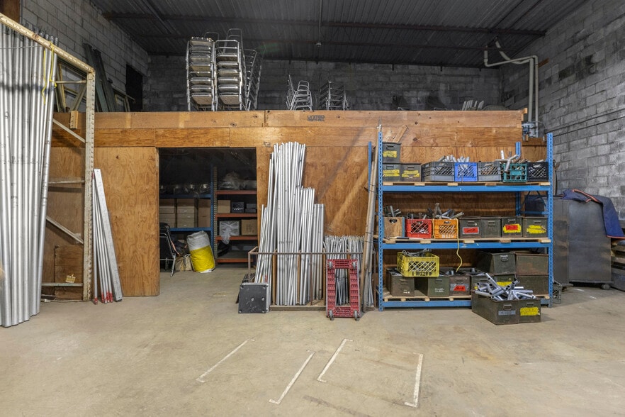 More Photos Of 24134 W Warren St, Dearborn Heights Freestanding For Sale