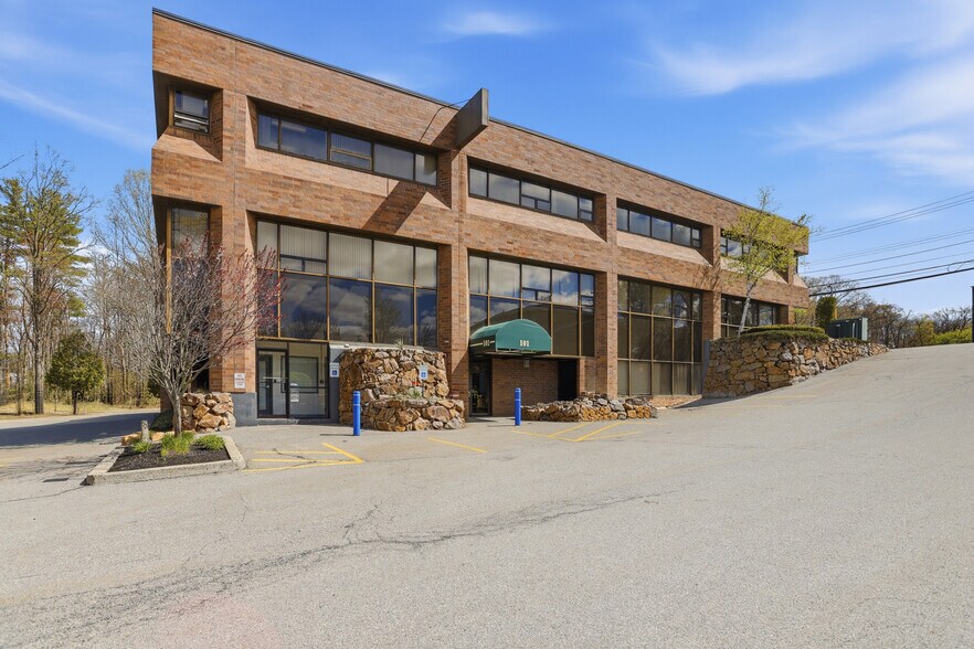 More Photos Of 101 Cambridge St, Burlington Medical For Lease