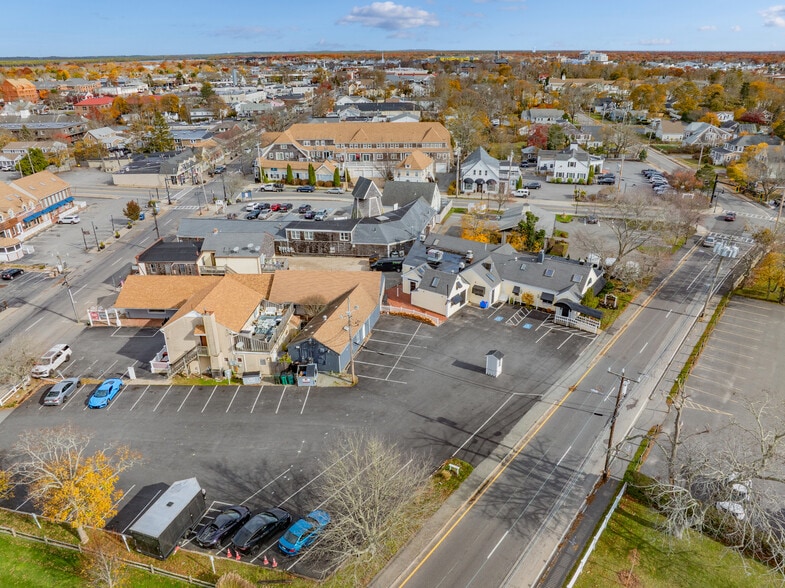 More Photos Of 488 South St, Hyannis Restaurant For Sale