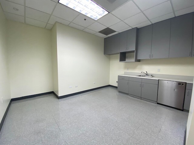 More Photos Of 4200 Concours, Ontario Office For Lease