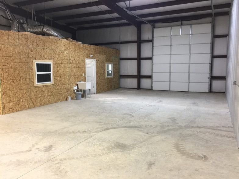More Photos Of 5501 Fishtrap Rd, Denton Industrial For Sale