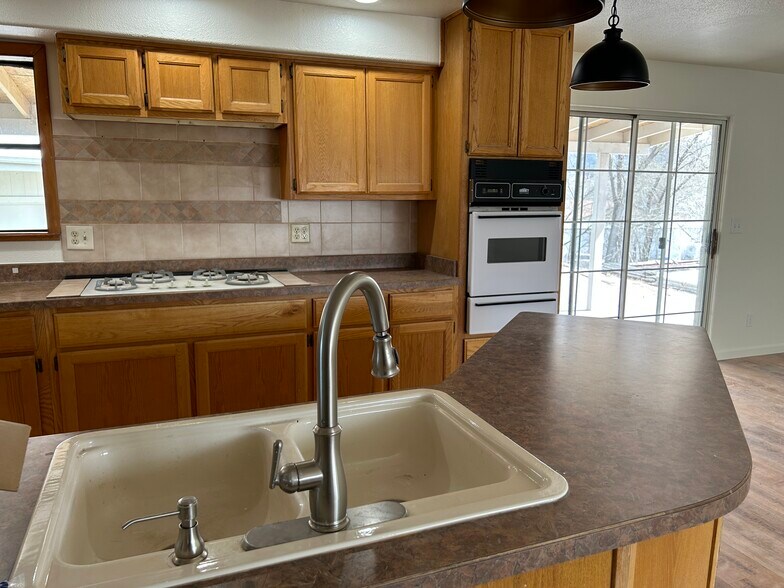 More Photos Of 717 5th St, Prescott Manufacturing For Lease