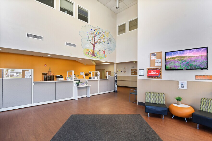 More Photos Of 5165 Adanson St, Orlando Loft Creative Space For Sale