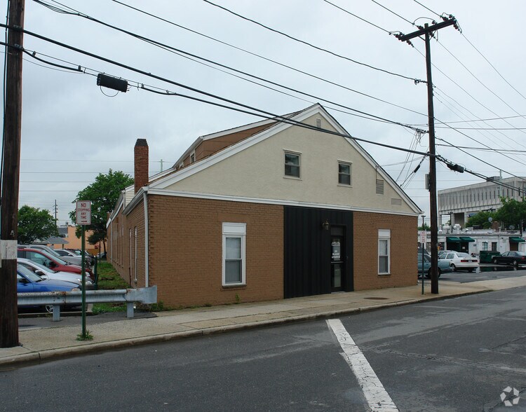 More Photos Of 337-343 Merrick Rd, Lynbrook Office For Sale