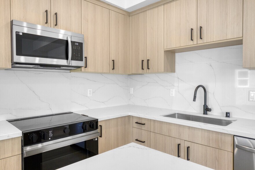 More Photos Of 10828 Hesby St, North Hollywood Apartments For Sale