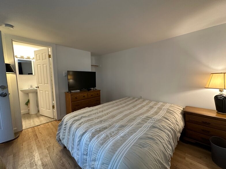 More Photos Of 60 Boston Post Rd, Madison Storefront Retail Office For Sale