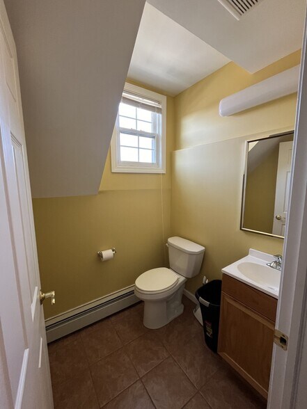 More Photos Of 1443 Albany Ave, Hartford Office For Sale