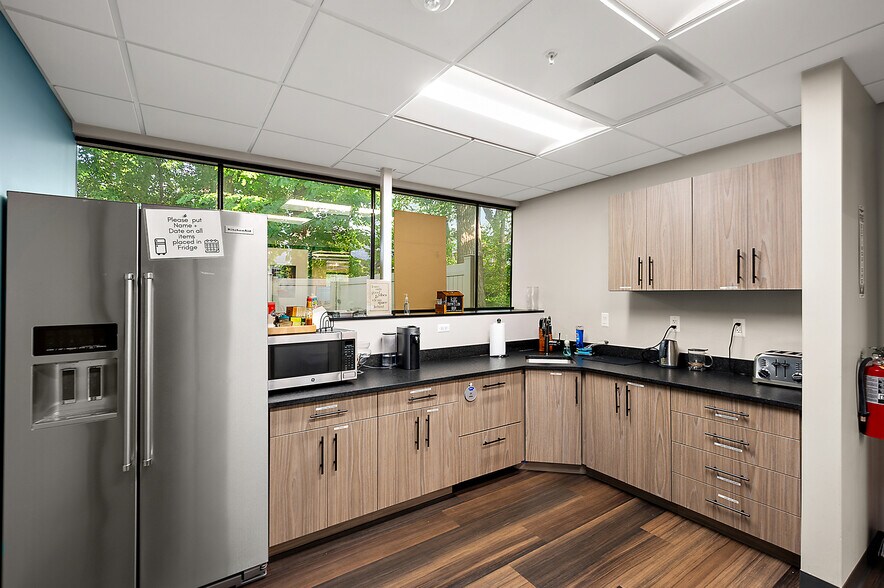 More Photos Of 43750 Garfield Rd, Clinton Township Office For Lease