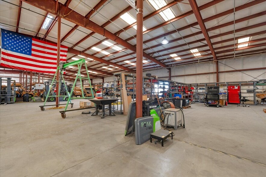 More Photos Of 1343 S Main St, Porterville Warehouse For Sale