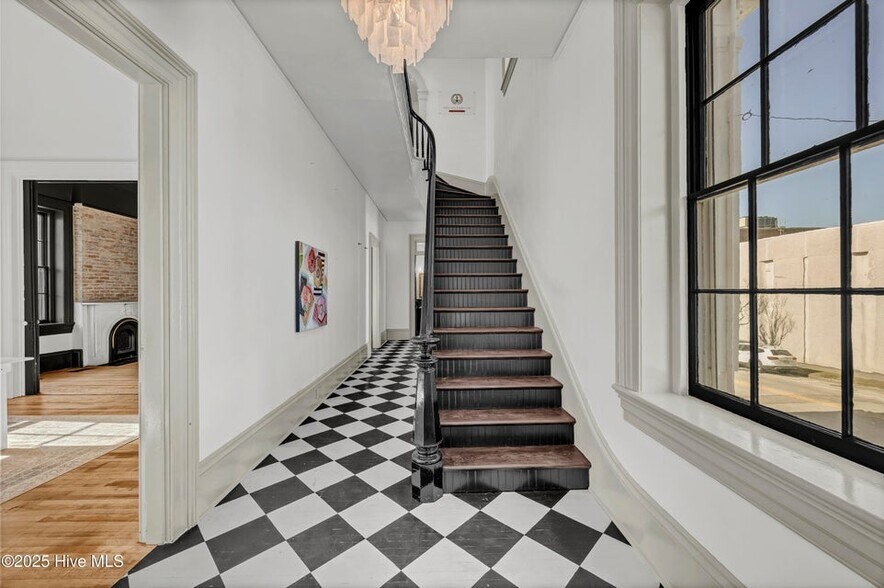 More Photos Of 19 N 5th Ave, Wilmington Office For Sale