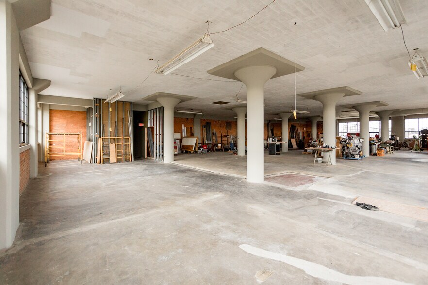 More Photos Of 2600 Cochrane St, Detroit Warehouse For Sale
