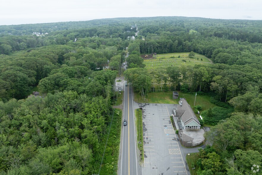 More Photos Of 2477 Bristol Rd, New Harbor Restaurant For Sale