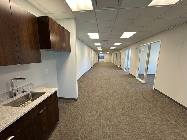 More Photos Of 3100 S National Ave, Springfield Office For Lease