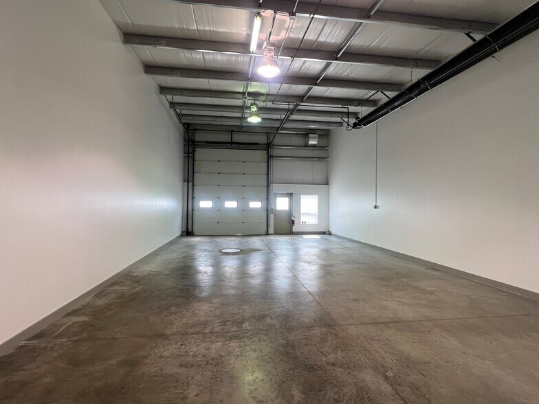 More Photos Of 5510 45th St, Leduc Manufacturing For Lease