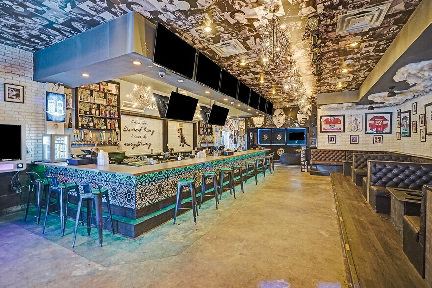 Primary Photo Of 835-841 NE 3rd Ave, Fort Lauderdale Bar For Sale