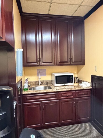 More Photos Of 22952 Mill Creek Dr, Laguna Hills Office For Lease