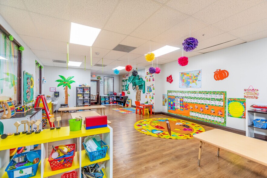 More Photos Of 25 SW 9th St, Miami Coworking Space