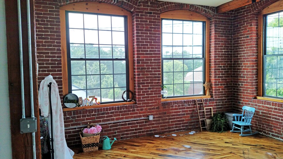 More Photos Of 51-55 Lake St, Nashua Light Manufacturing For Sale