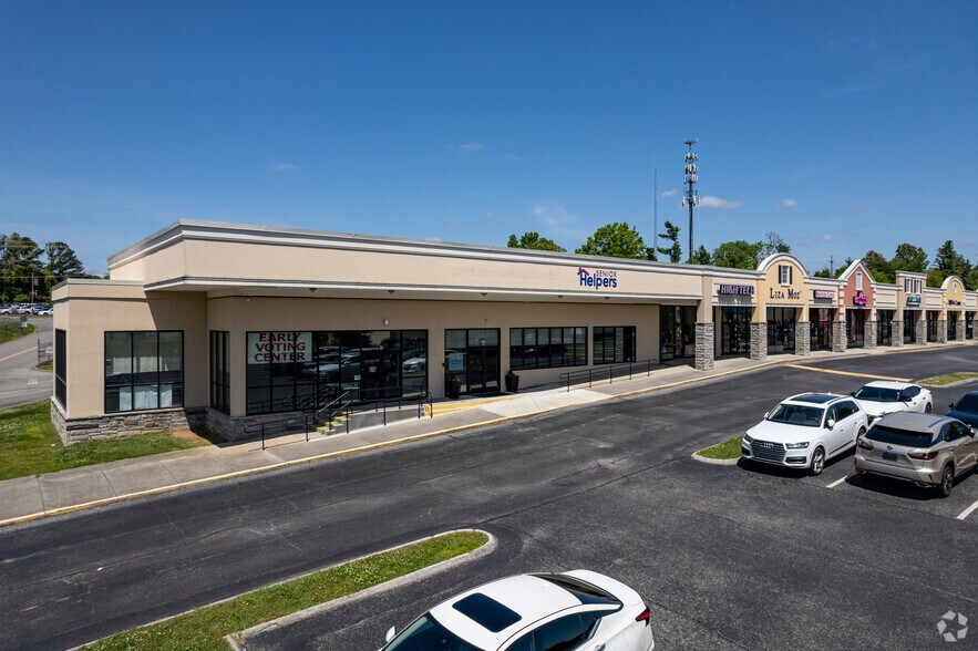 More Photos Of 1645 Downtown West Blvd, Knoxville General Retail For Sale